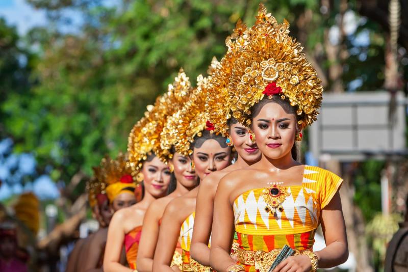 Indonezija-Bali-narodna-nosnja